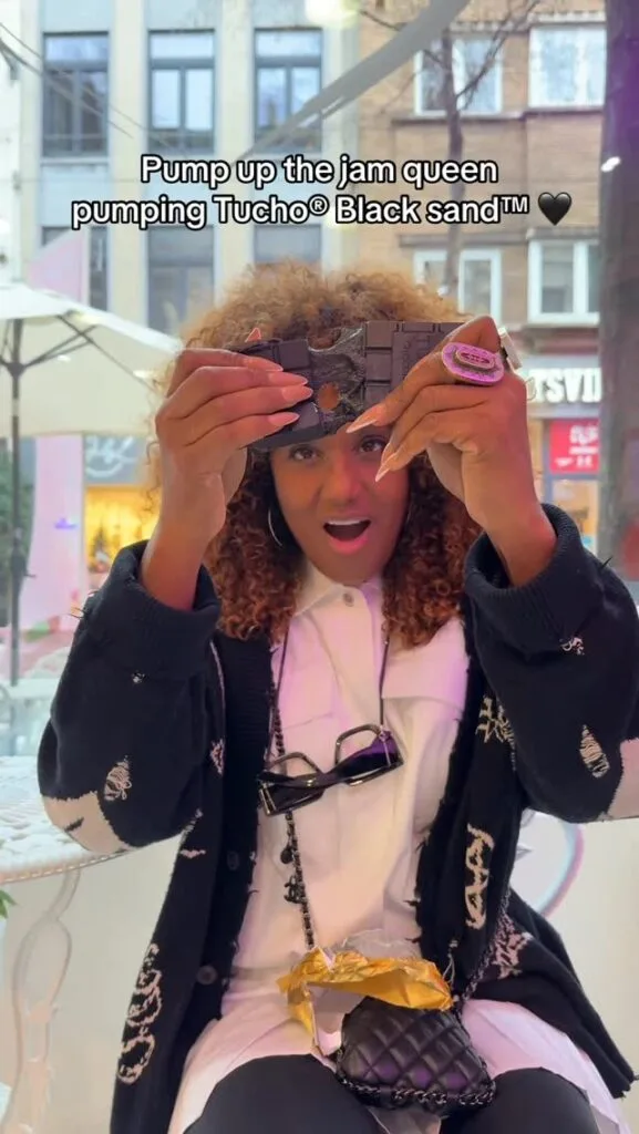 Pump It Up – Black Sand – Chocotale Antwerp