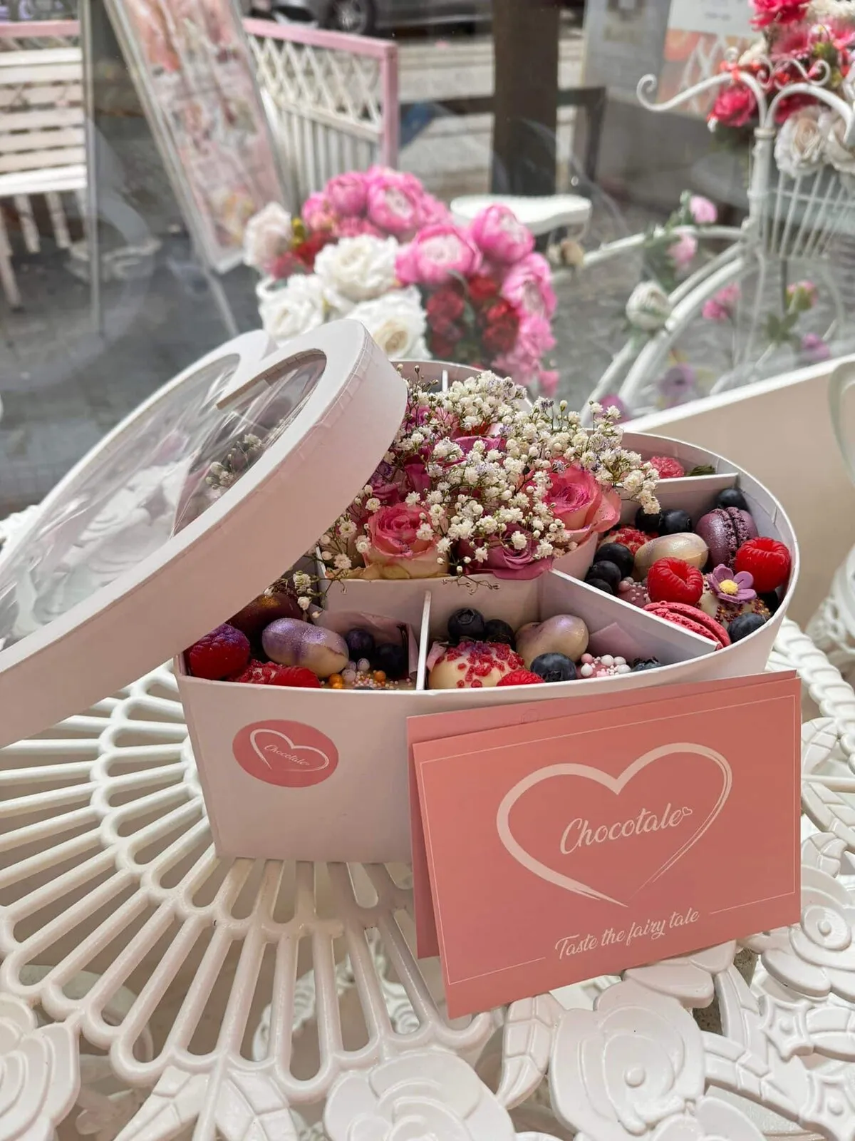 Deluxe Berry Sensation Heart Box